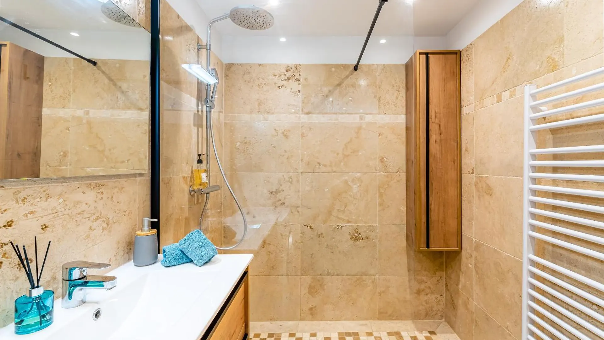 Cassis Le Marignan- Rdc - Garage - Classe 3 Etoiles
